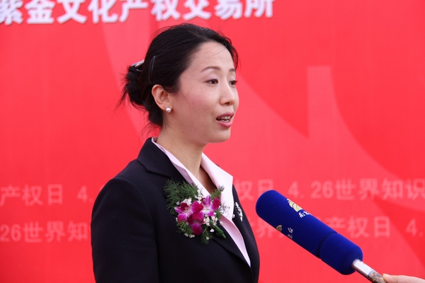 图4  国产直播
党委书记张捷接受南京市电视台采访